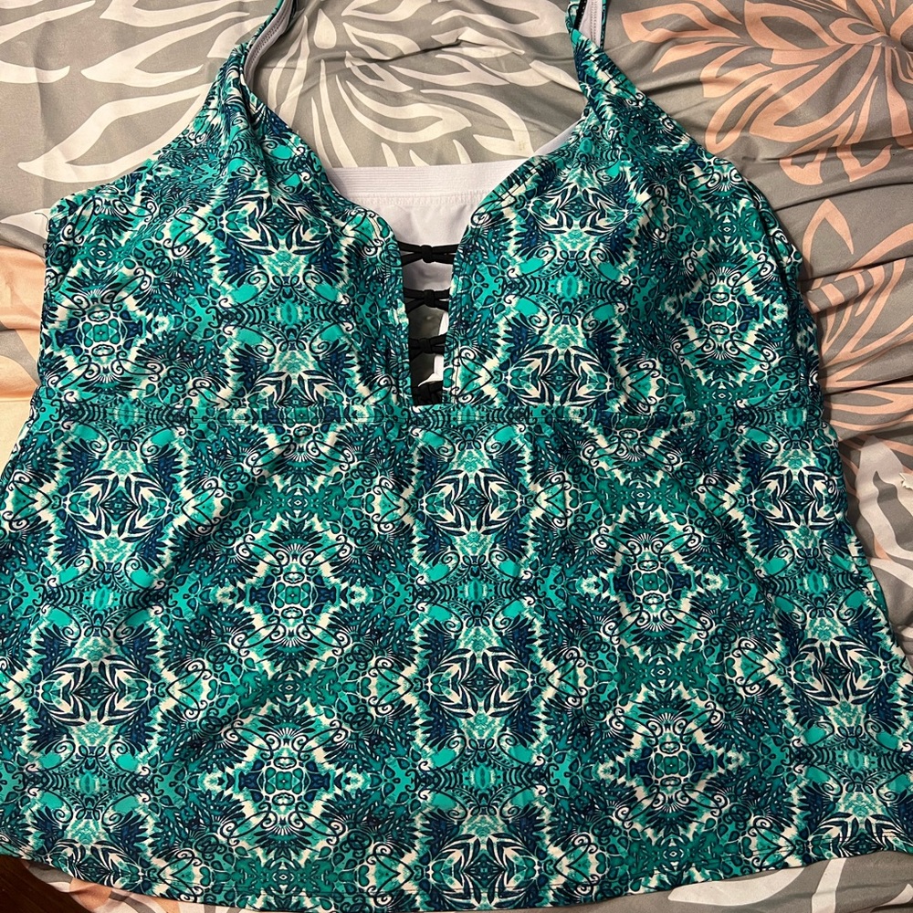 Ava & Viv Plus Size Tankini Top